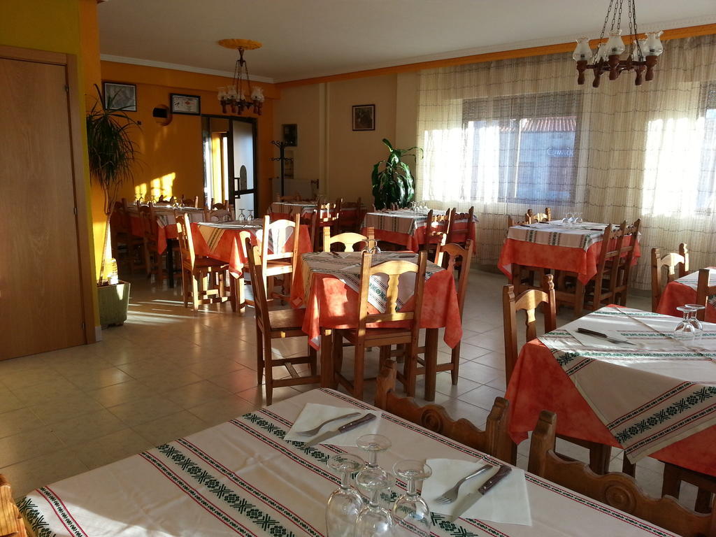Hostal Atila Ricobayo Extérieur photo