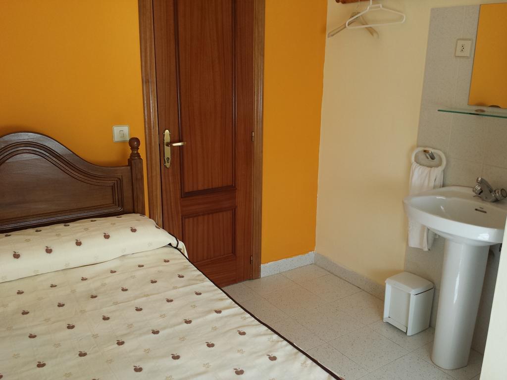 Hostal Atila Ricobayo Chambre photo