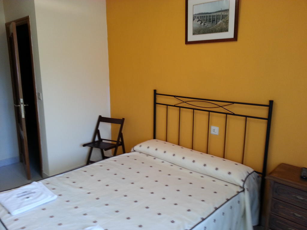 Hostal Atila Ricobayo Chambre photo